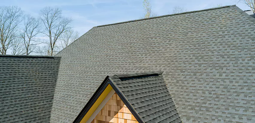 Replacing Vinyl Siding With Cedar Shingles in Everett