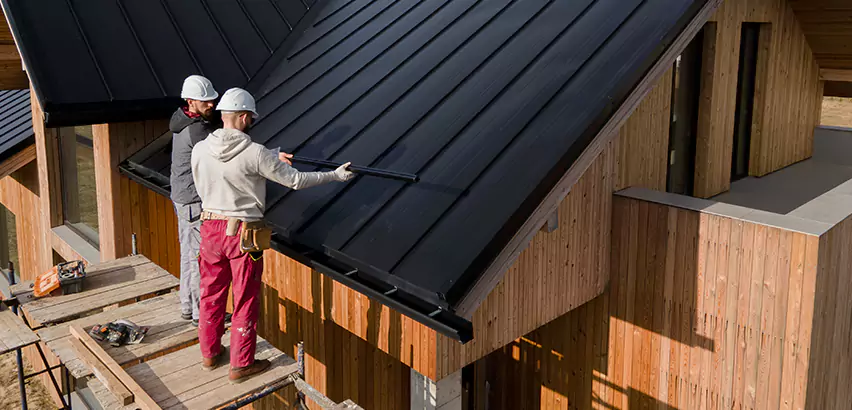 Metal Roof Maintenance in Everett