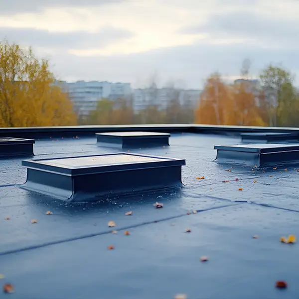 Why Everett, WA Property Owners Select Everett Roofing Contractor for Flat Roof Replacement?
