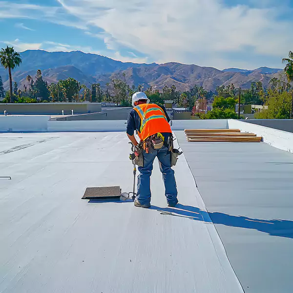 Why Everett Property Owners Trust Everett Roofing Contractor for Flat Roofing?