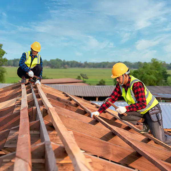 Why Everett, WA Property Owners Trust Everett Roofing Contractor for Garage Roof Replacement?