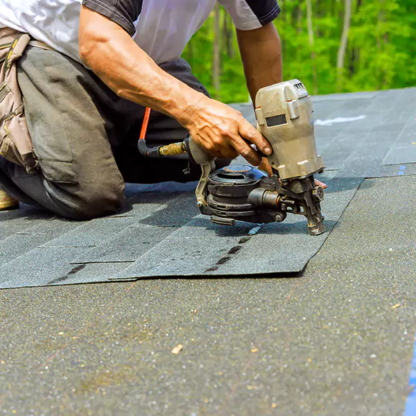 Why Everett, WA Homeowners Rely on Everett Roofing Contractor for Shingle Roof Repair?
