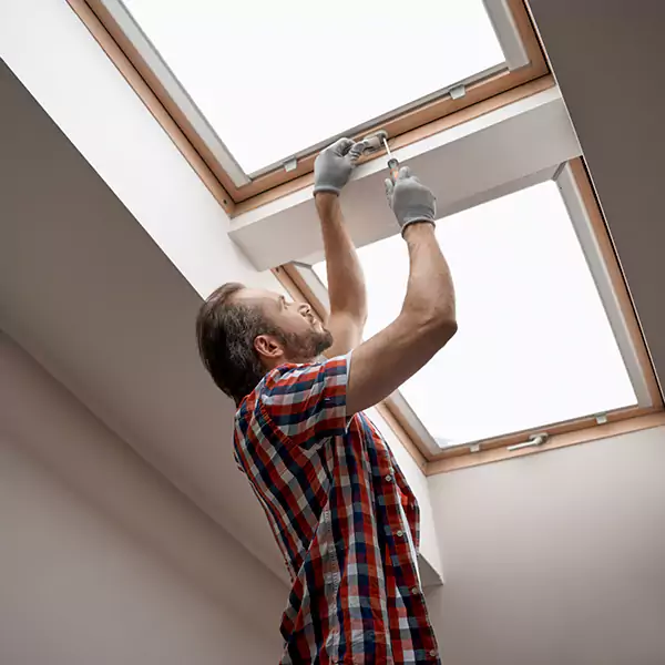 Why Everett, WA Homeowners Choose Everett Roofing Contractor for Skylight Repair?