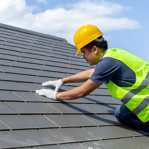 Why Everett Homeowners Choose Everett Roofing Contractor for Standing Seam Metal Roofing Service?